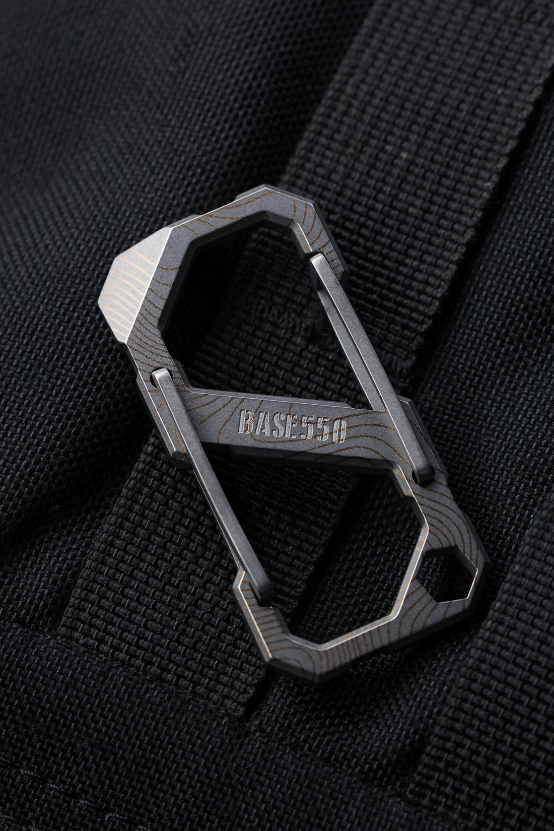 DE Custom Forge x BASE 550 Brosbiner M 聯名作品