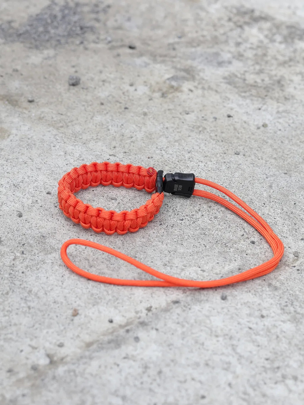 BASE 550 Multi Handle - Multifunctional Paracord Handle