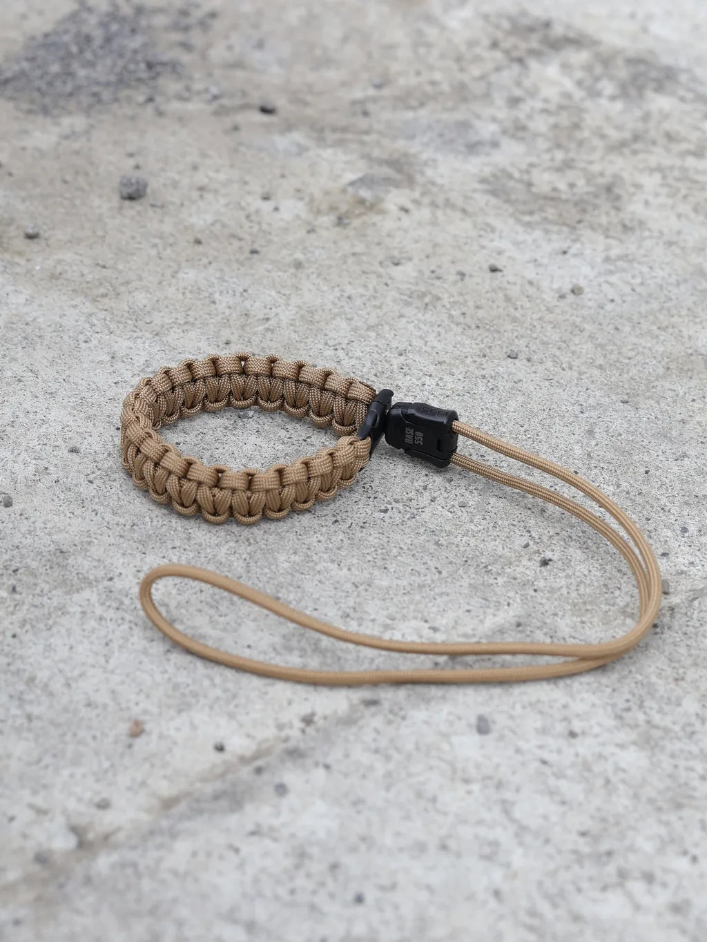 BASE 550 Multi Handle - Multifunctional Paracord Handle