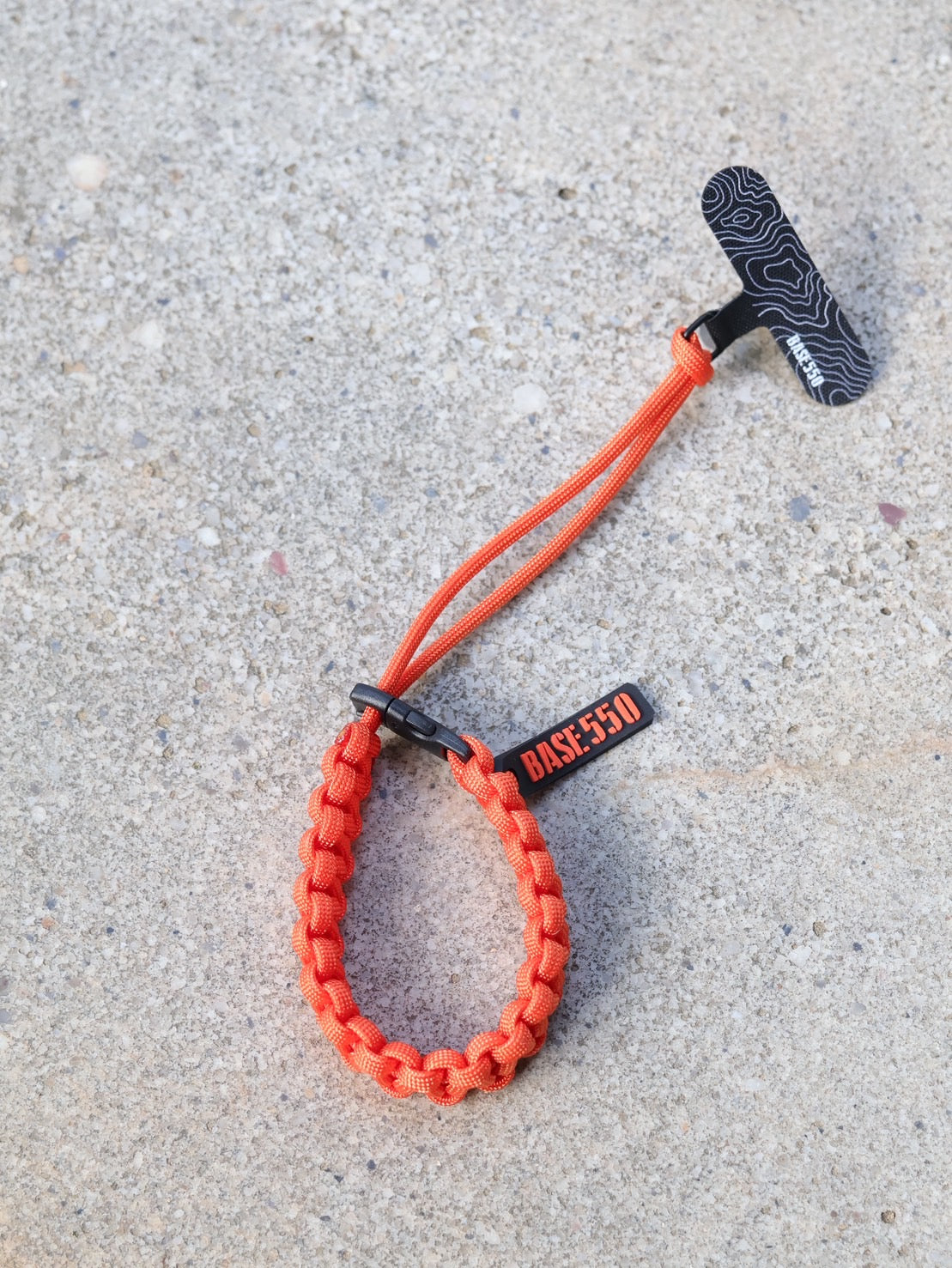 BASE 550 Phone Strap: A perfect blend of outdoor style and urban functionality 