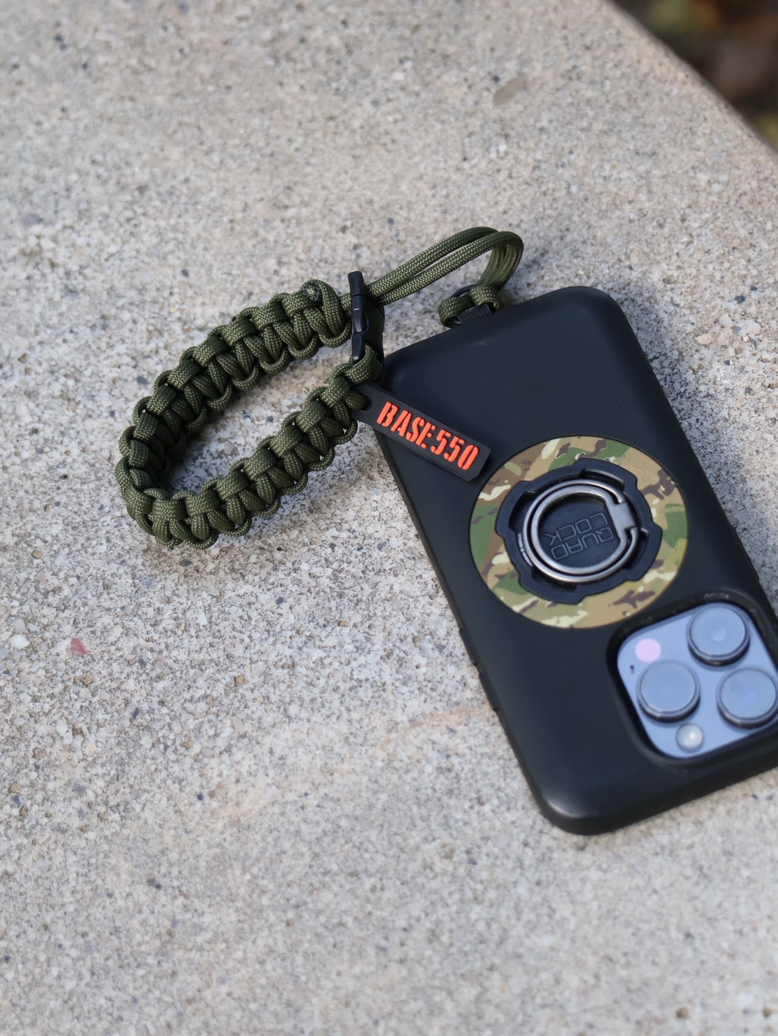 BASE 550 Phone Strap: A perfect blend of outdoor style and urban functionality 