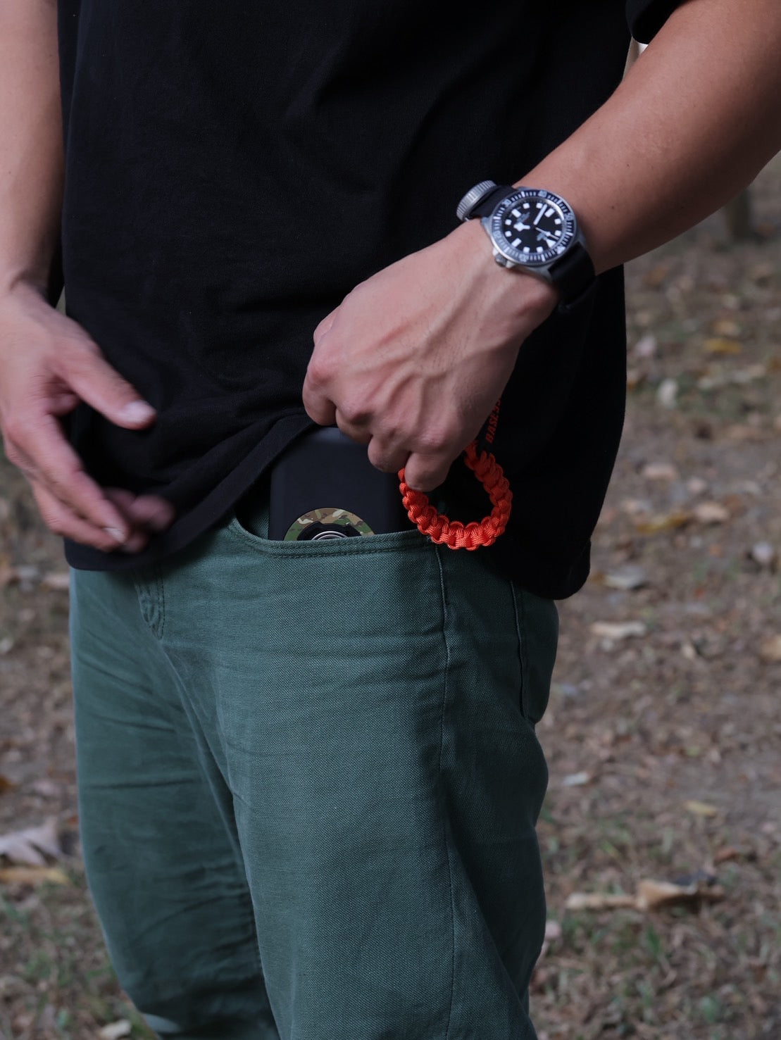 BASE 550 Phone Strap: A perfect blend of outdoor style and urban functionality 