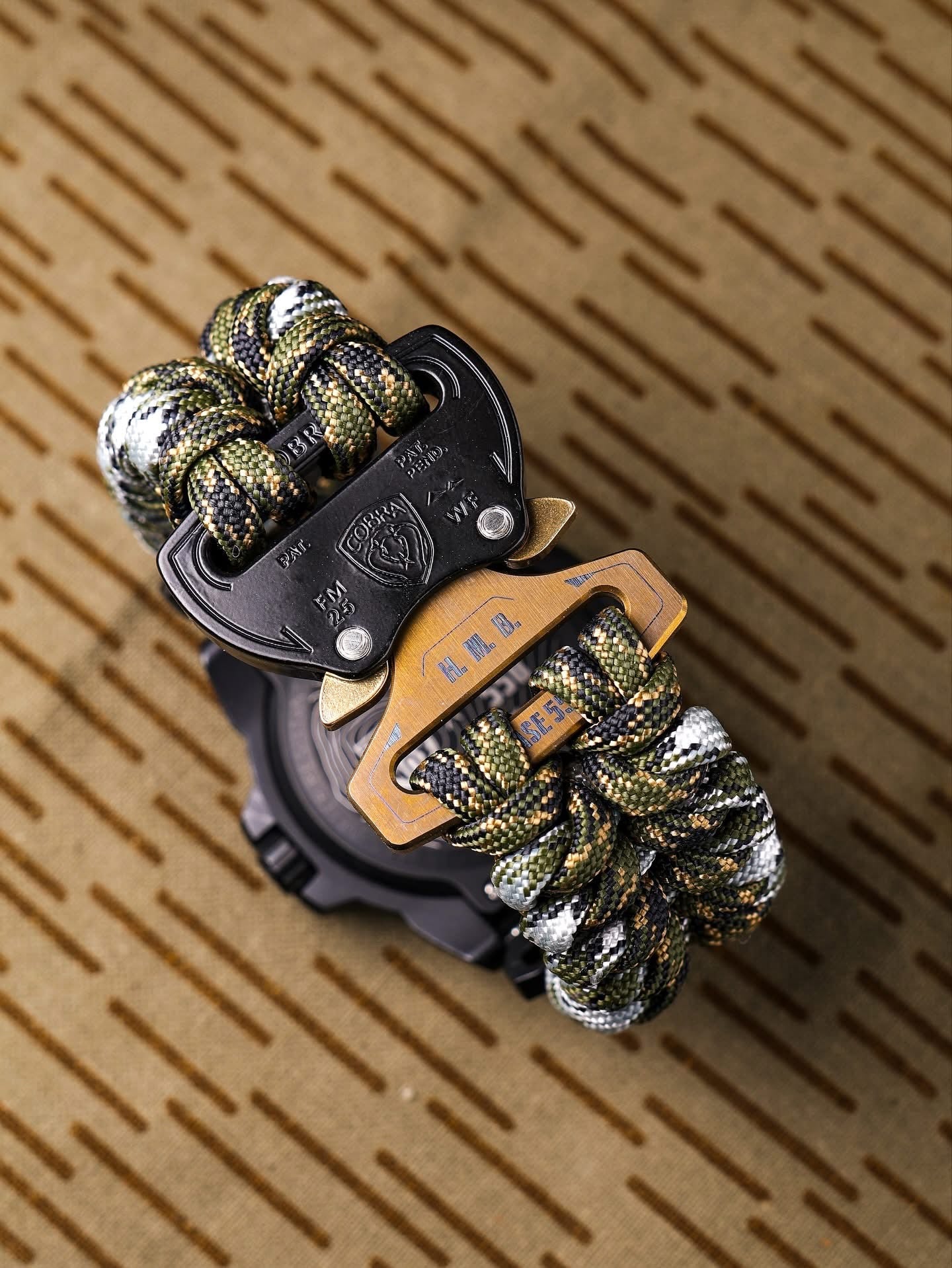 BASE 550 Cobra buckle paracord watch strap